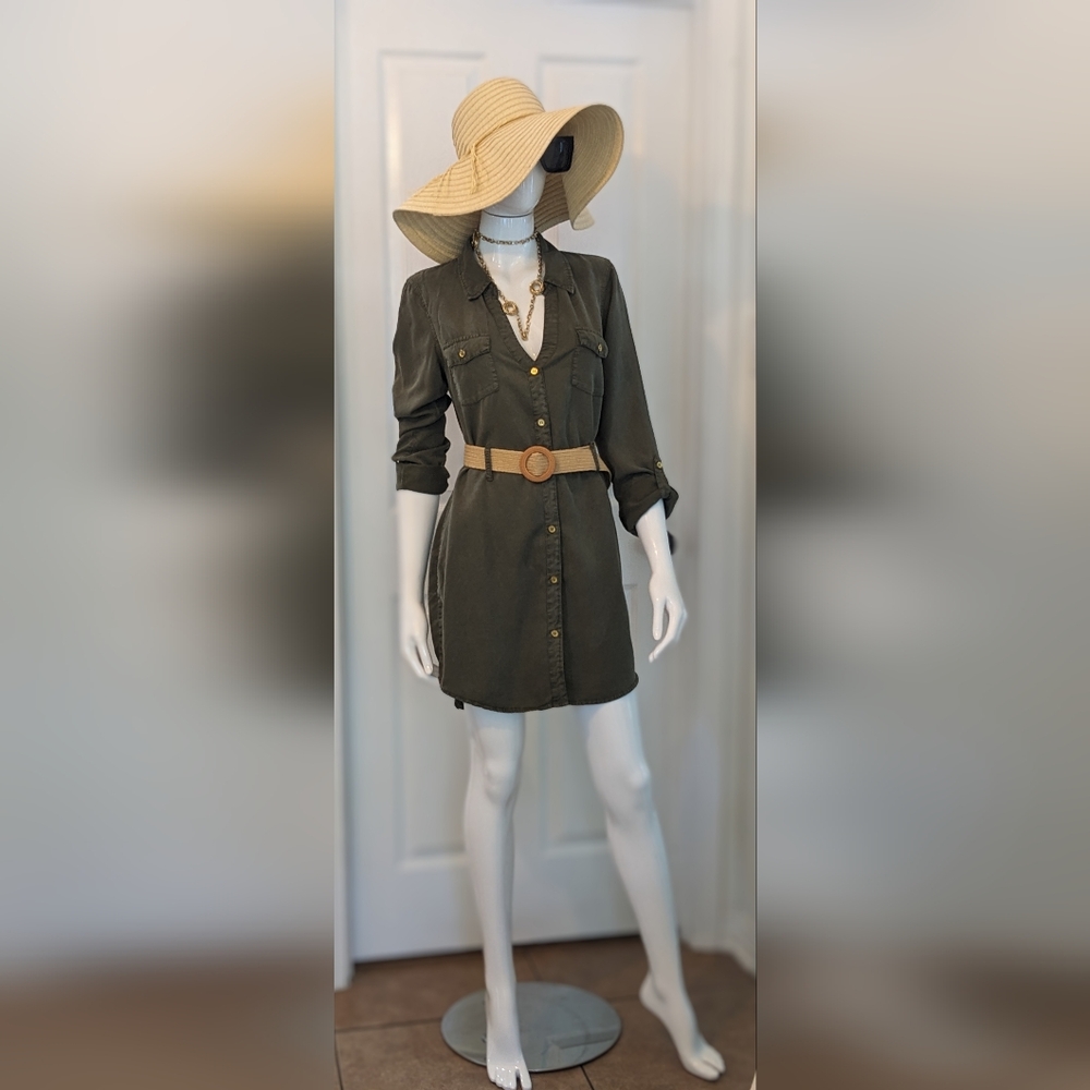 GBG Los Angeles Olive Dress/Shirt, Size Medium